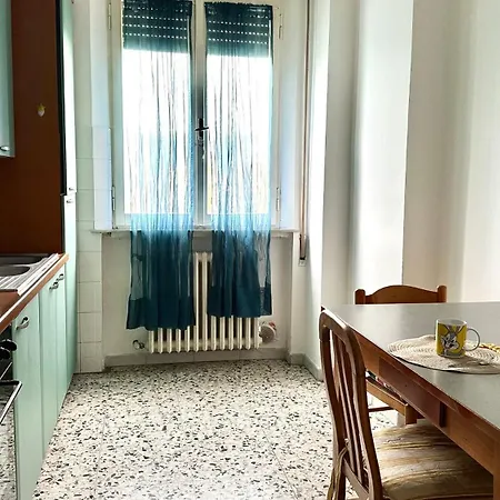 Senigallia, Trilocale Con Balcone Vicino Al Mare - Se091